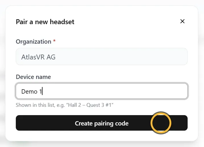 Fenster «Pair a new headset» mit der Organisation, dem Namen «Demo 1» unter «Device name» und dem Knopf «Create pairing code». Markiert: «Create pairing code».